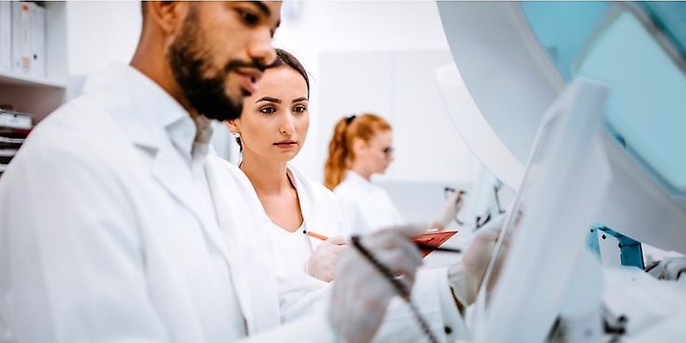 trabajando en laboratorio 